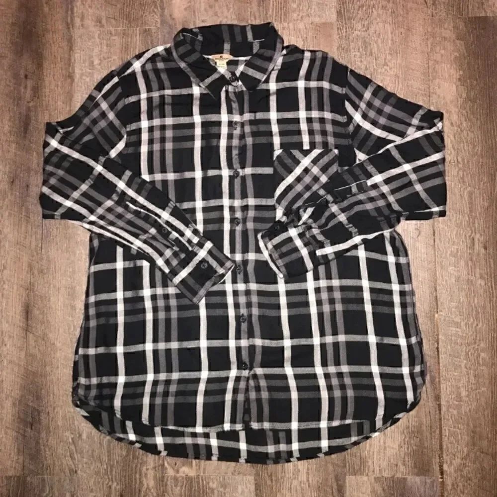 Woolrich Buttonfront Shirt: 100% Raylon